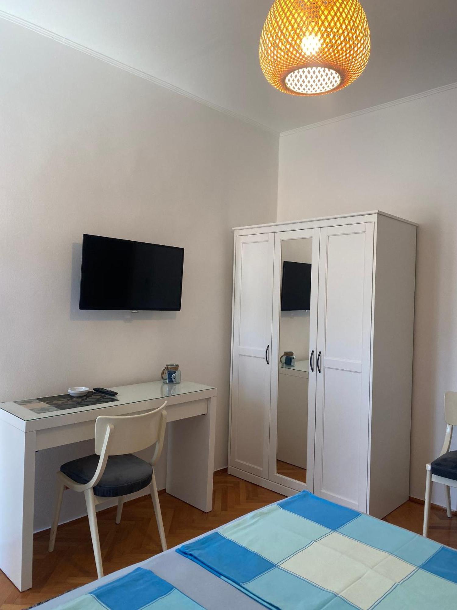 Apartments And Rooms By The Sea Barbat, Rab - 4973 Rab Town Cameră foto